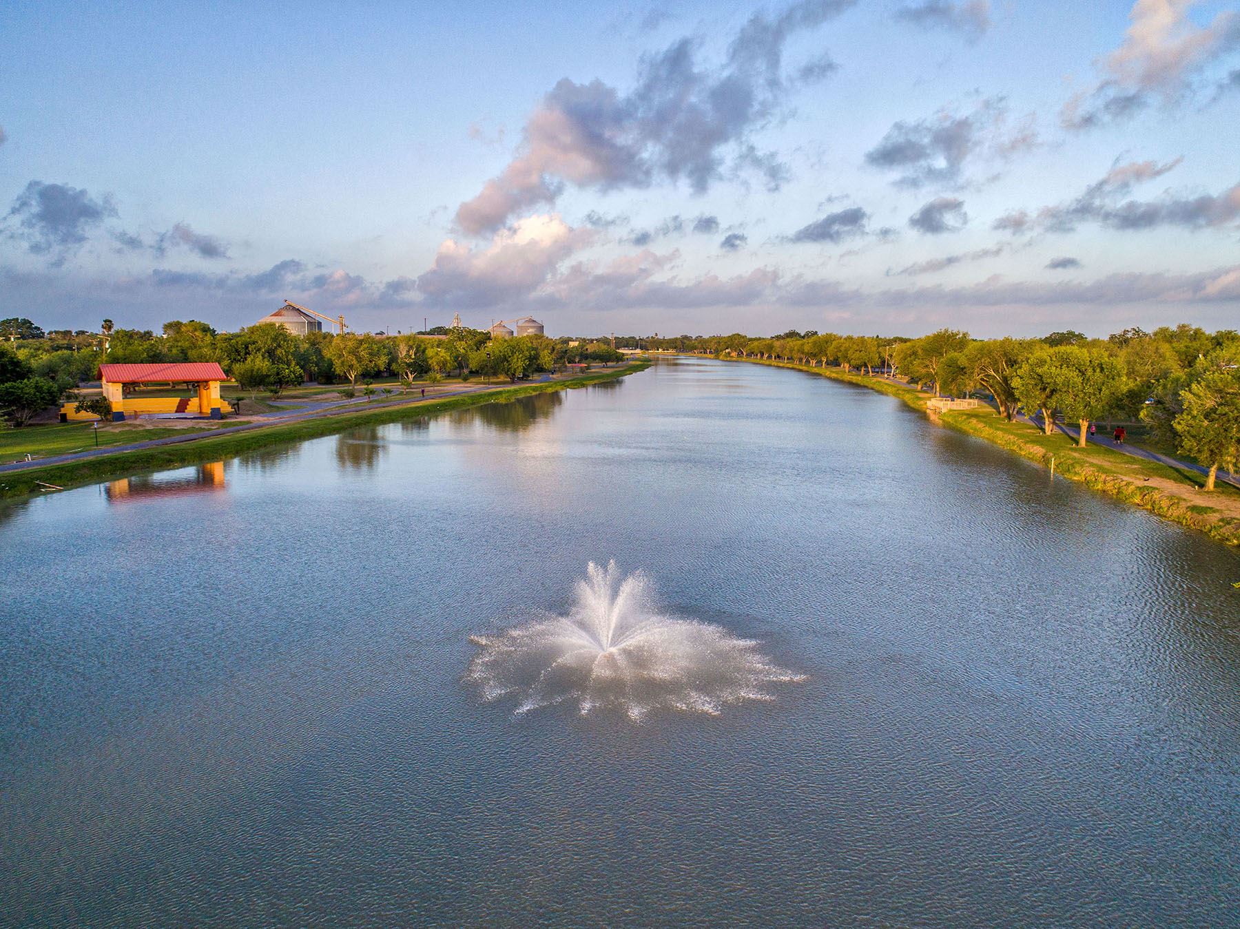 Resaca and fountain